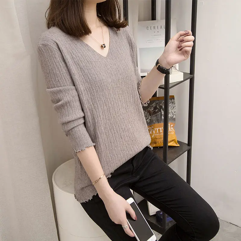 Oversized New 2023 Autumn/Winter Covering Loose Sweatshirt Fat Sister V-Neck Age Reducing Foreigner Bottom Sweater Female Tops