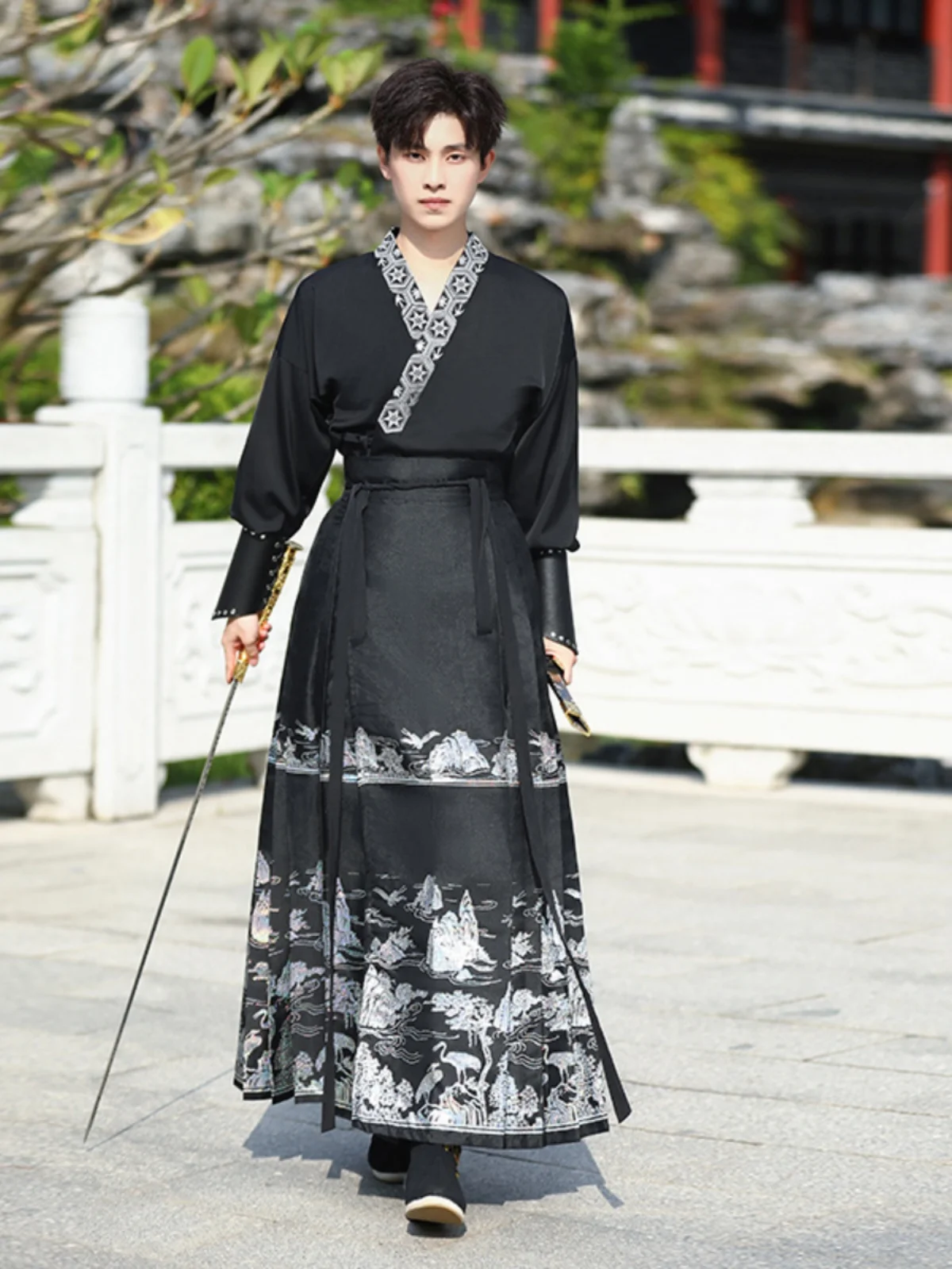 Ancient martial arts clothes men's Hanfu horse skirt weaving gold plane sleeve cross shirt winter men's and women's suits