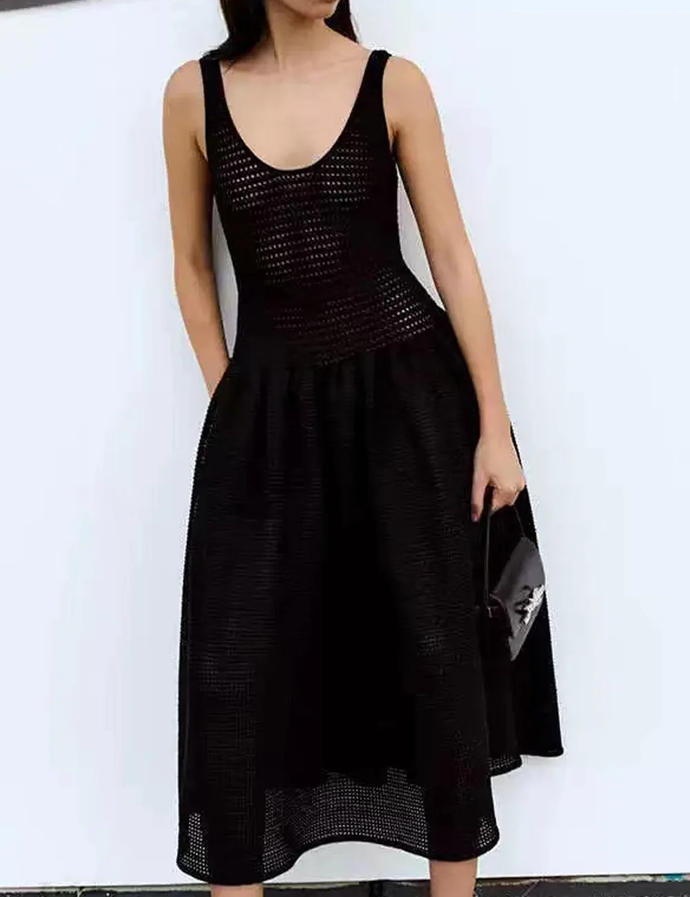 Women Black Midi Dress Hollow Out U-Neck Sleeveless Fashion Female Autumn 2024 Knitted Robe