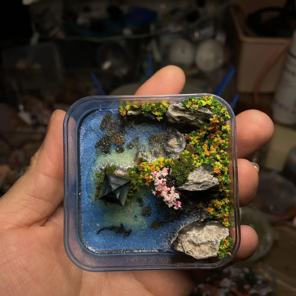 Handmade Miniature Pocket Island with Exquisite Chinese Courtyard Landscape; 3d Simulation of Moss in Creative Gifts Model