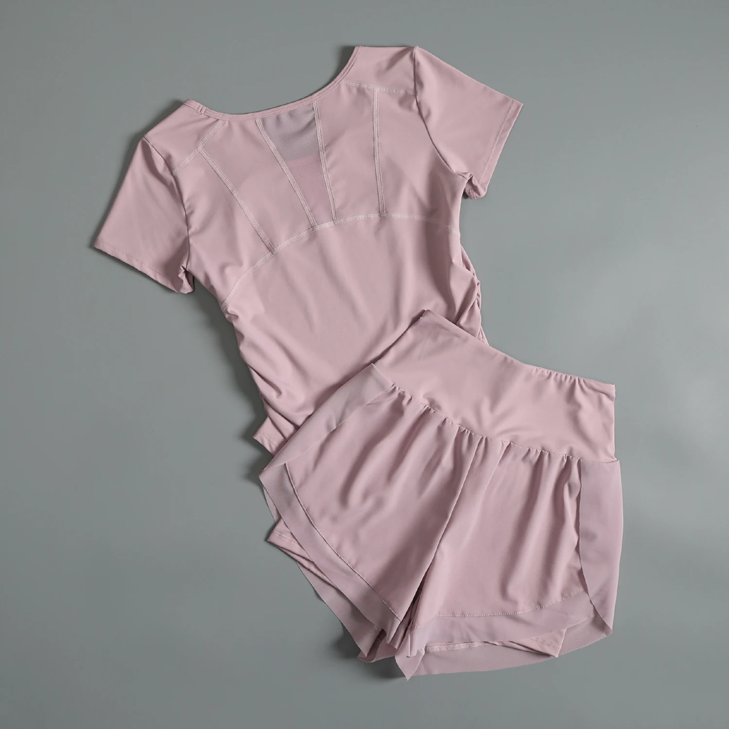 夏用女性用スポーツスーツメッシュ通気性ヨガトレーニング半袖高価値屋外ランニングスピードドライフィットネススーツ