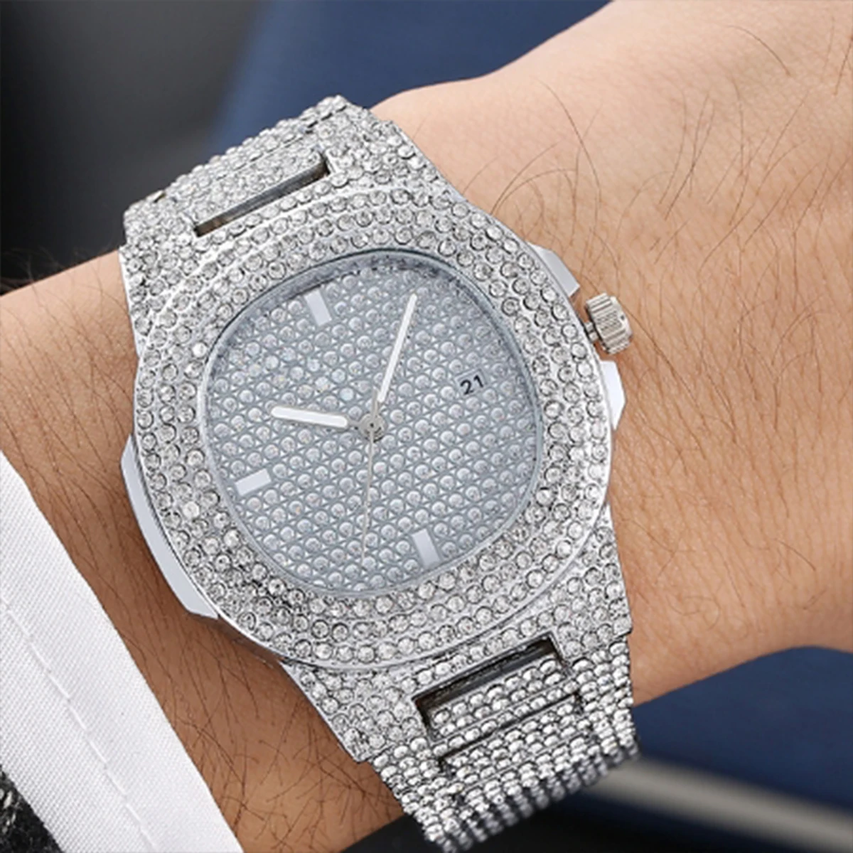 Cool hip hop diamond watch men's and women's quartz bracelet calendar full star steel belt full diamond watch