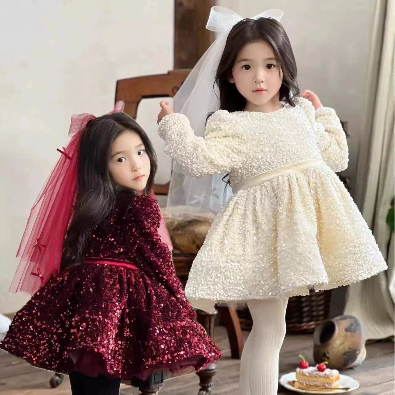 

Baby Girls Birthday Princess Costume Kids Formal Dress Children Vintage Performance ball Gown Costumes Long Sleeve Sequins Puffy