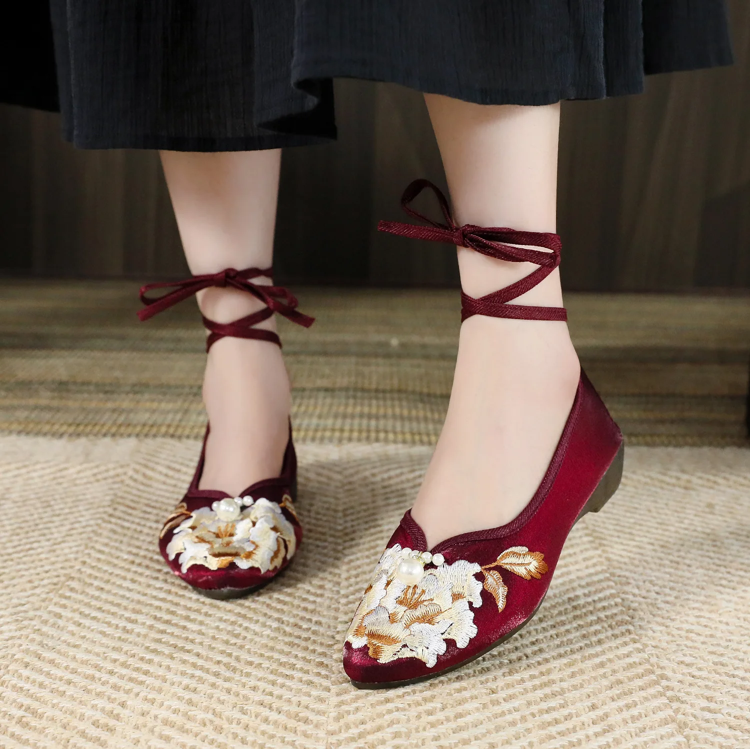 Size 35-41 Chinese Beijing Cloth Shoes Cheongsam Hanfu Flats Shoes Comfortable Ethnic Style Embroidered Women Shoes