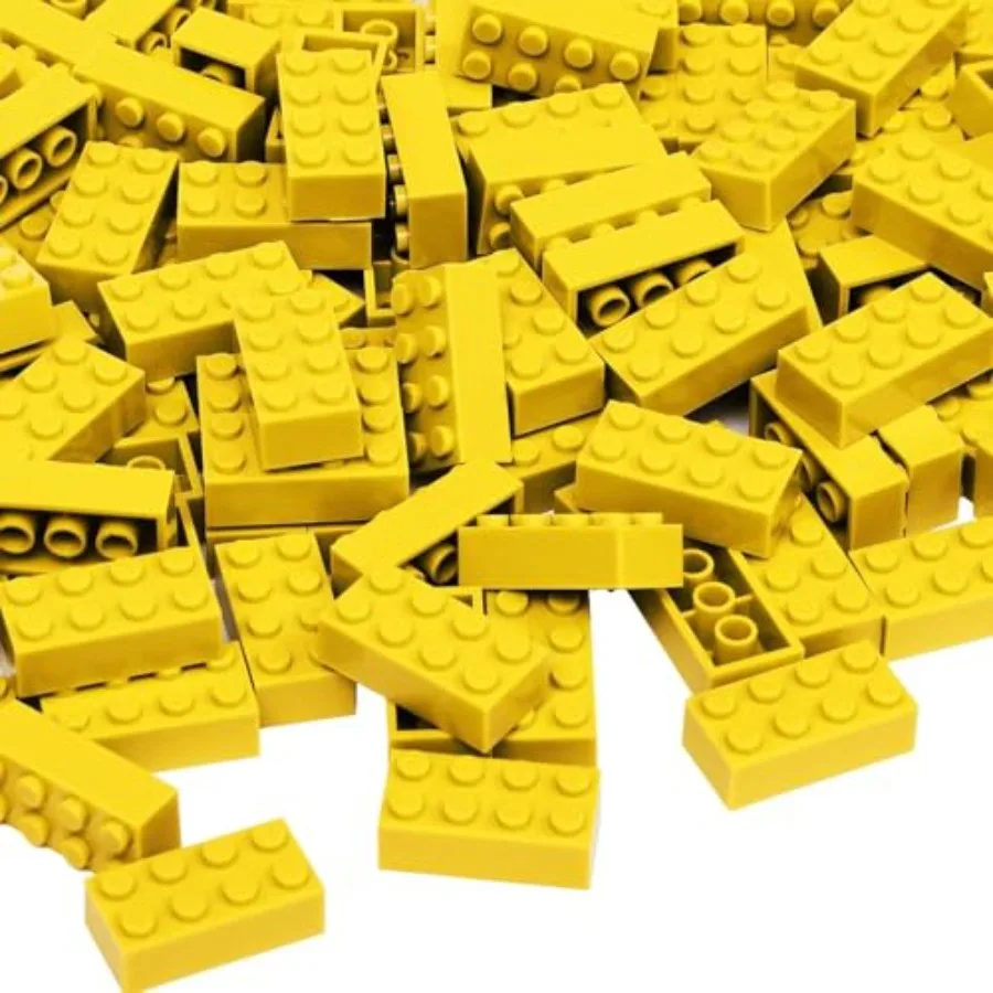 

STEM creative building toys for kids: 100-piece golden 2x4 classic building bricks, compatible with major brands, ideal for MOC