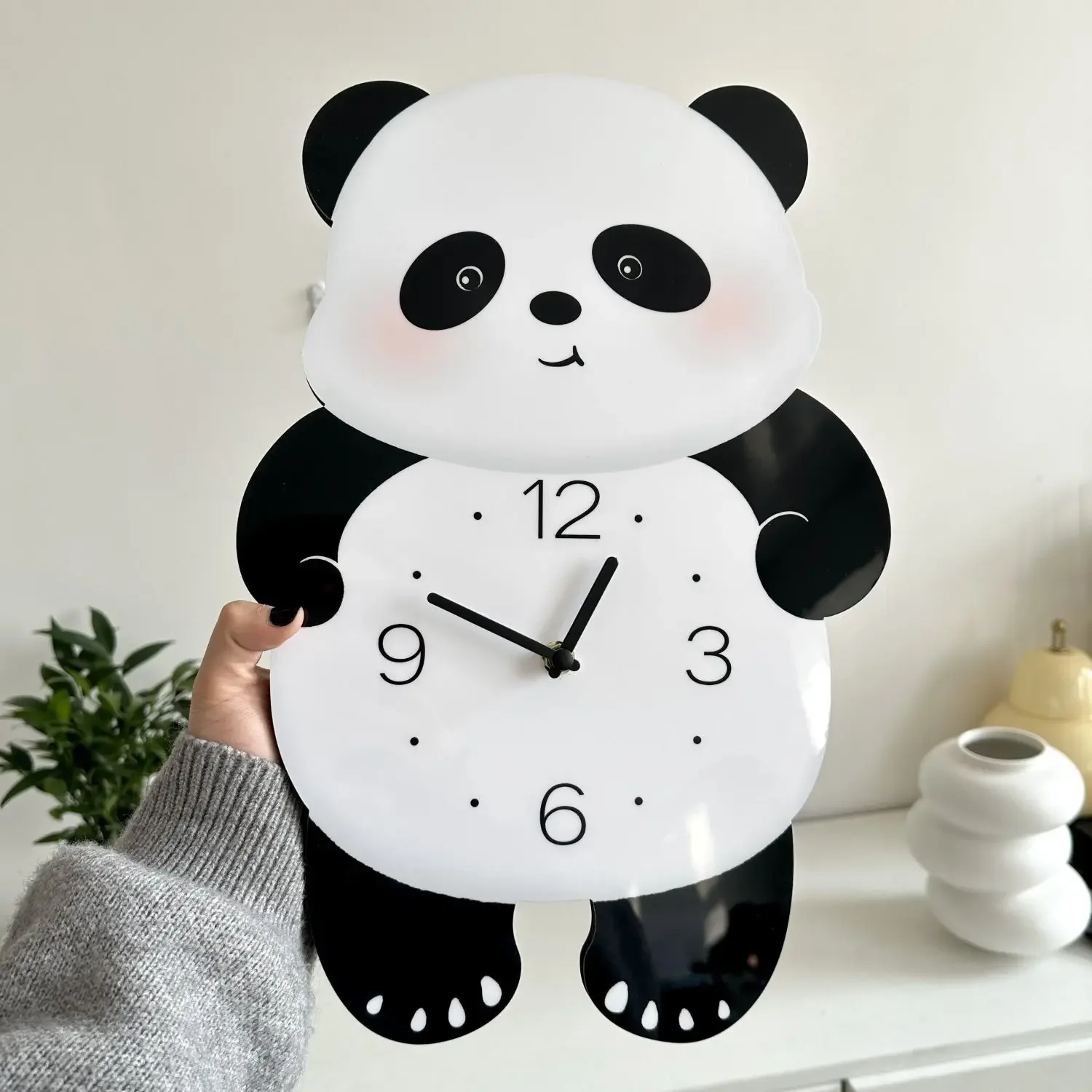 Creative Panda Swinging Wall Wall Clock Modern and Simple Silent Clock for Children's Room/Bedroom/Living Room Decoration Watch