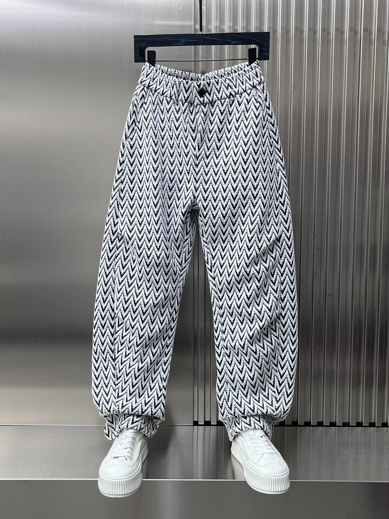 

Модные повседневные брюки для мужчин, осень 2025: уникальный дизайн, прямой крой, с принтом, свободные, в корейском стиле, дышащие