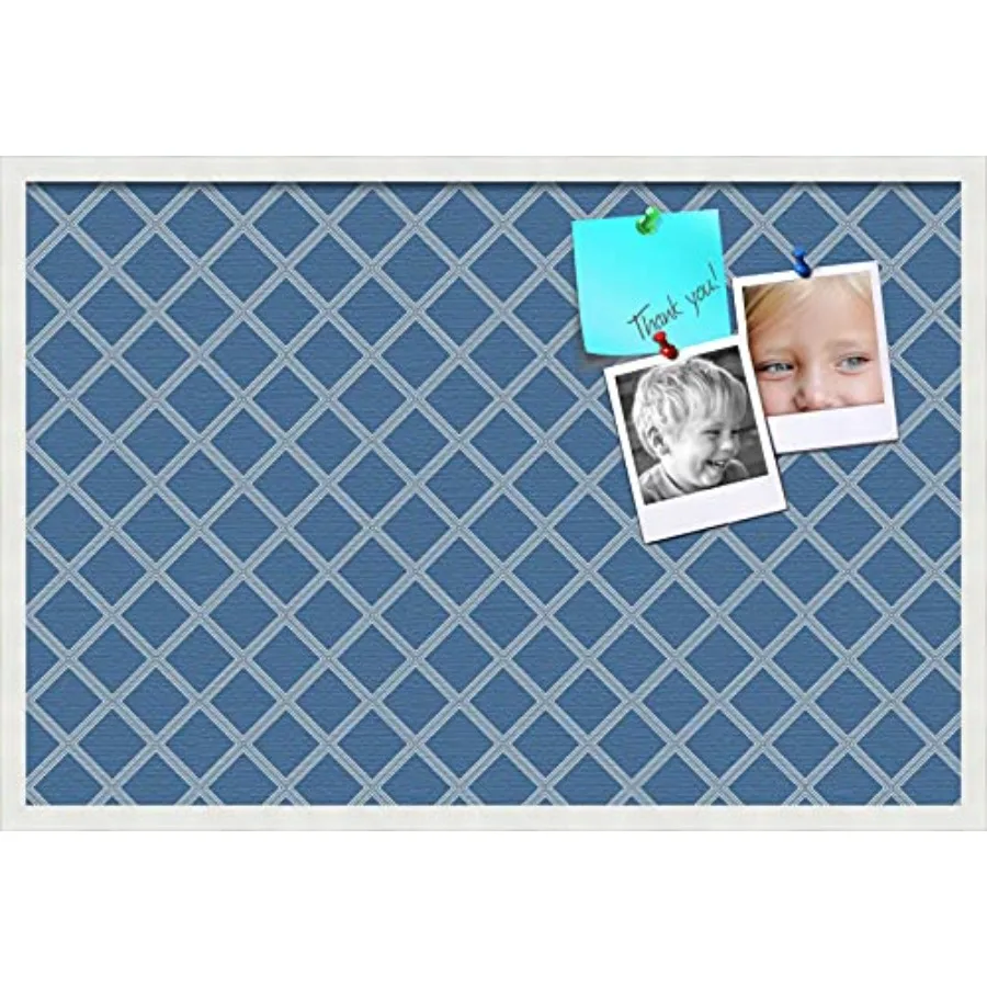 

Доска для заметок из пробковой ткани с современным ромбовидным узором, темно-синяя, 36x24 дюйма (2x3 фута), в рамке из сатинового белого картона - Gro