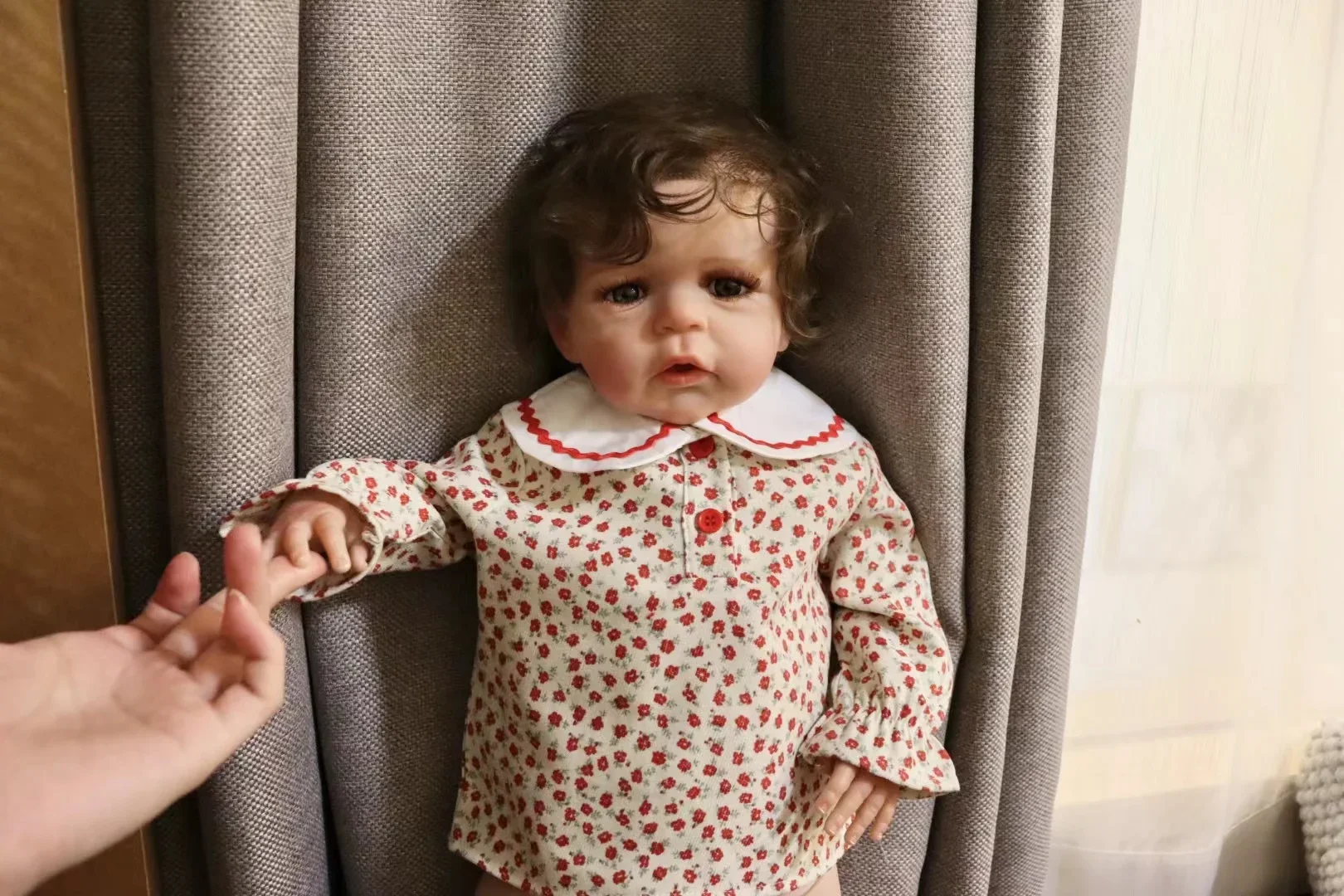 DLS 25 นิ้วตุ๊กตาเด็กทารก Reborn สําเร็จรูป Sandie เป็นภาพด้วยมือ Rooted ผม Original เสื้อผ้าของเล่นสําหรับเด็ก