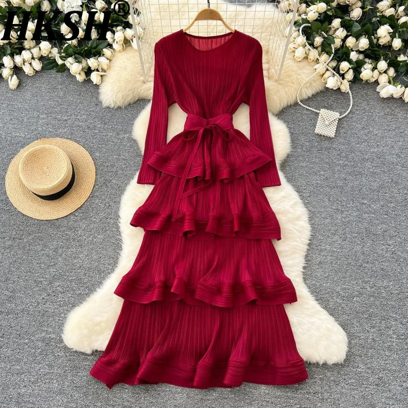 

HKSH Autumn New Woman Stylish Elegant High End Light Luxury Layed Ruffled Pleated Slim Fit O-neck Banquet Gown Long Dress HK8683