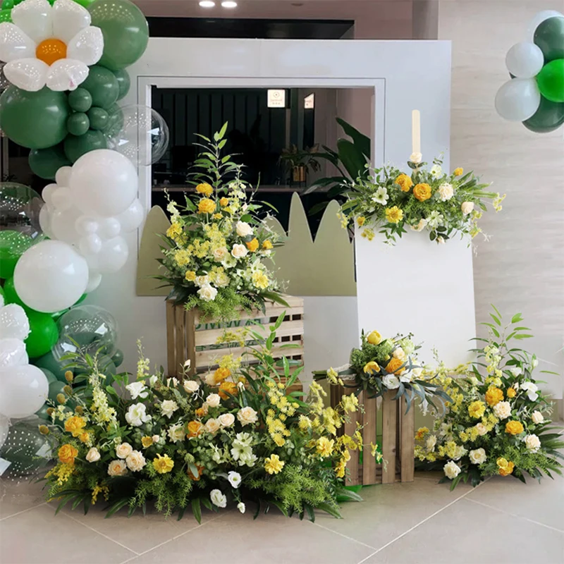 برتقالي أصفر وردي أخضر يترك ترتيب الزهور لإطار الزفاف خلفية الحدث الجدول المركزية الكرة الطابق زهرة صف