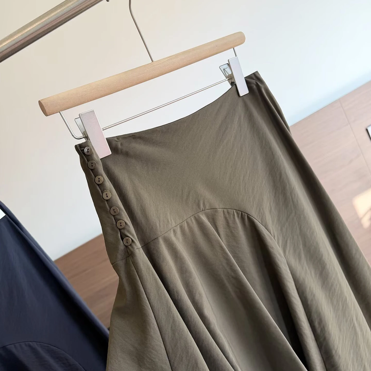 Standard Fit Mid-Length Half Skirt for Women Autumn 2026 New Style Raseel Material Zadata Brand Fashionable Ensemble