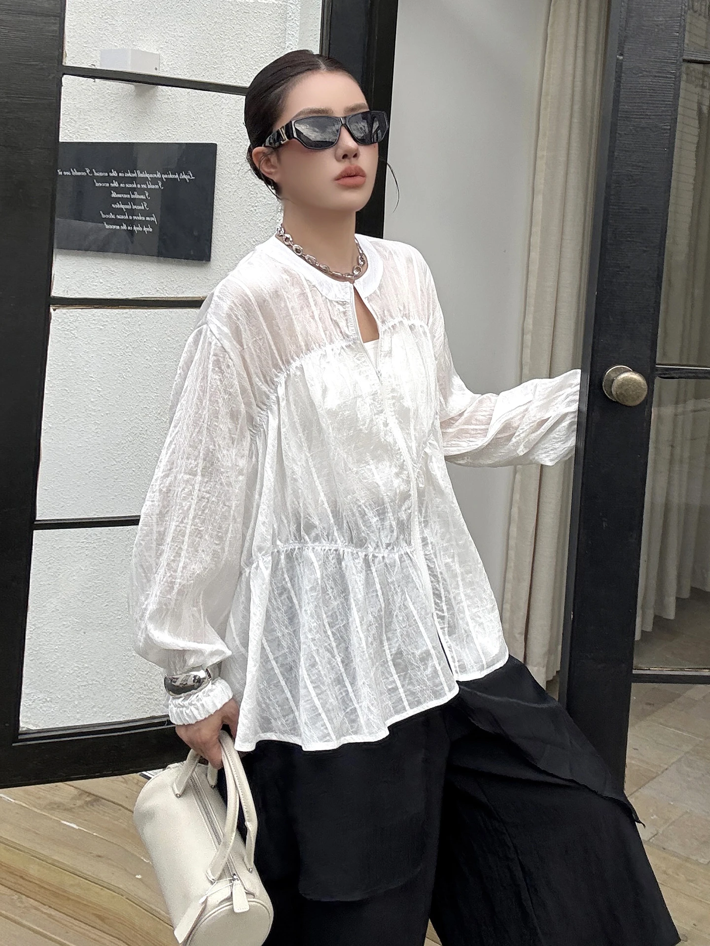 

Retro Style White See-Through Lace Shirt Women's Spring Summer Long Sleeve Loose Sun Protection Clothing Elegant Style