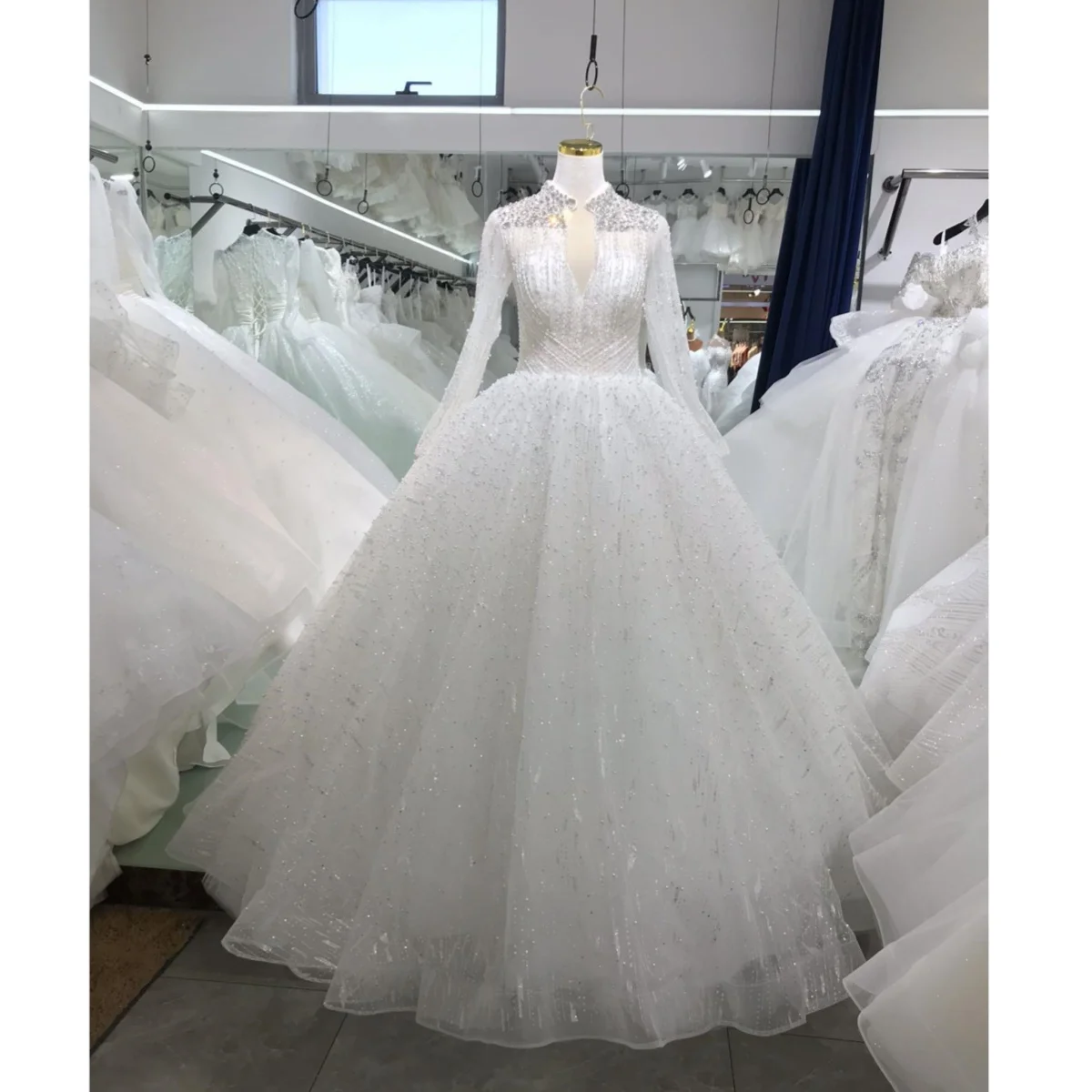 Kisswhite Xlove Coleção cristais personalizados mangas compridas decote em v novo design vestido de baile vestidos de casamento