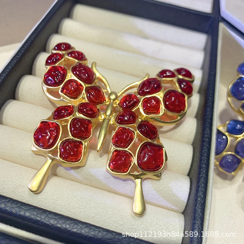 Vintage Antique Butterfly Brooches for Women Men Insect Jewelry Exquisite Niche Design Suit Coat Accessories Pins Broche Gift