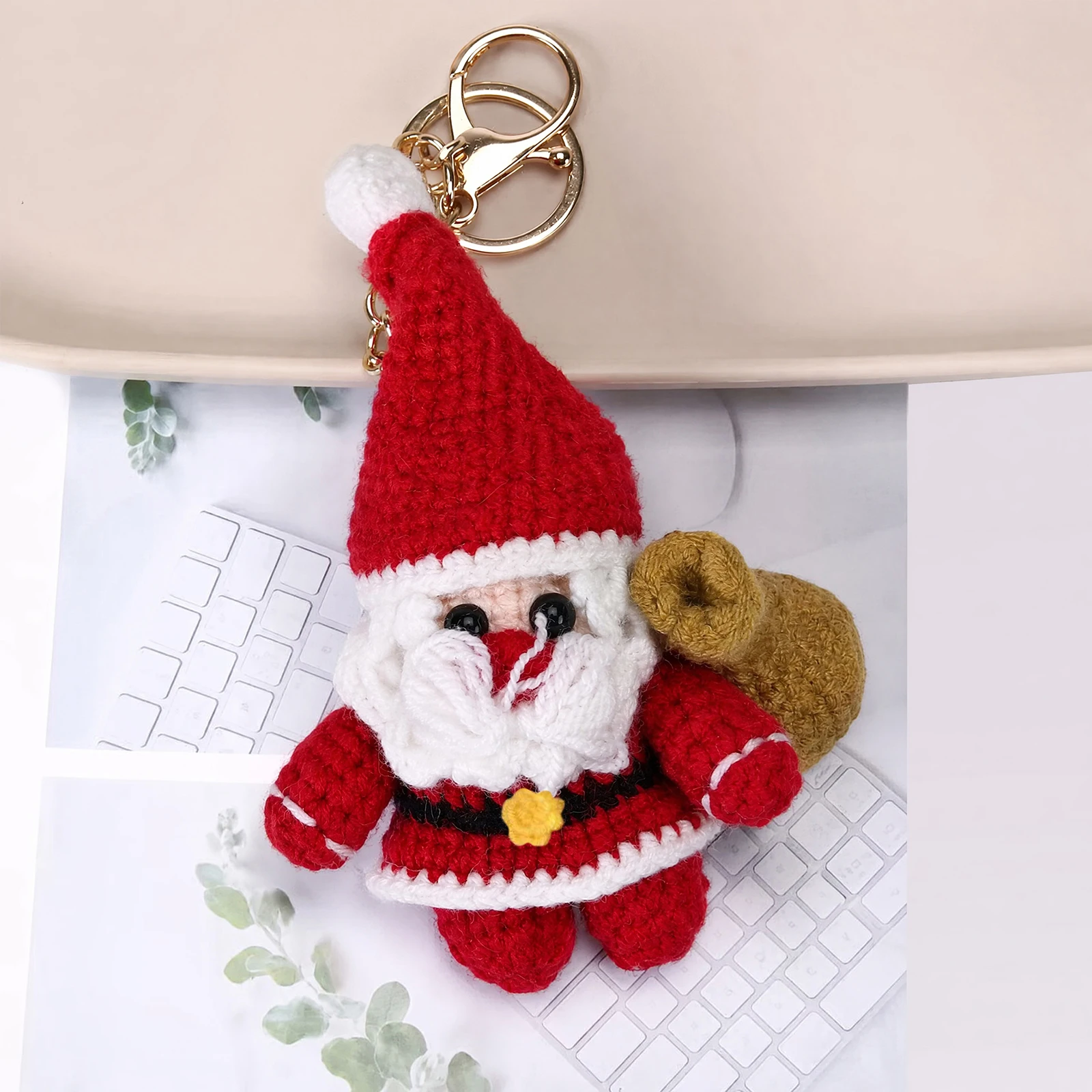 Handmade Crochet Santa Keychains Hand-Crocheted Xmas Keychain Xmas Theme Key Chains for Adults Teens Beginners DIY Craft