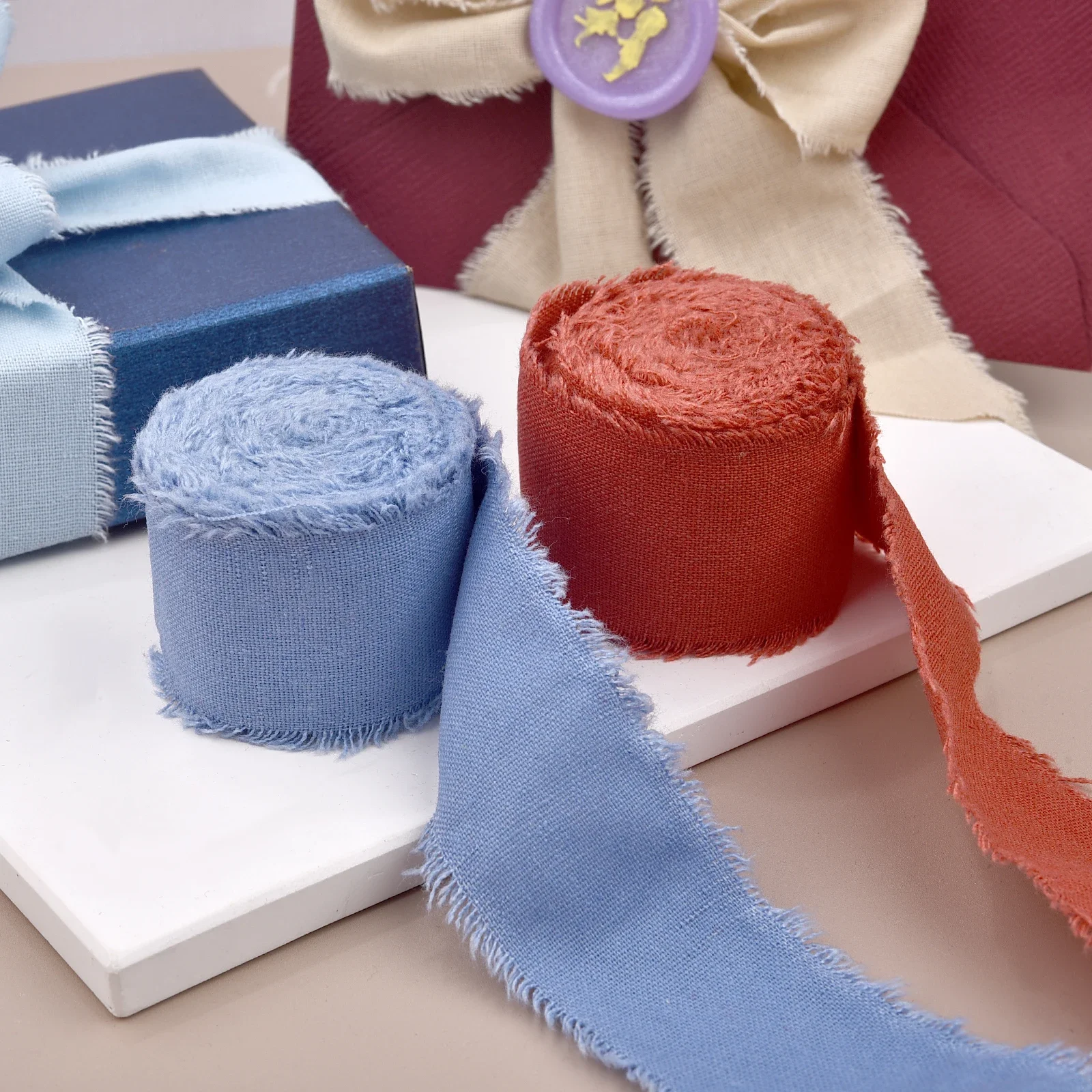 Nastro di cotone satinato con bordi sfilacciati fatti a mano da 4 cm * 5 m per invito a nozze che avvolge bouquet decorazioni per feste di compleanno regali