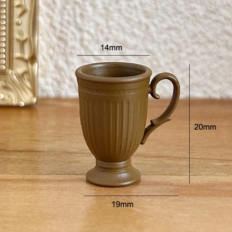 1個 ドールハウス フレンチレトロ ミニハイフット レリーフマーク コーヒーカップ ハンドル付き ミニチュアシーンデコレーション 高級ステムマグ