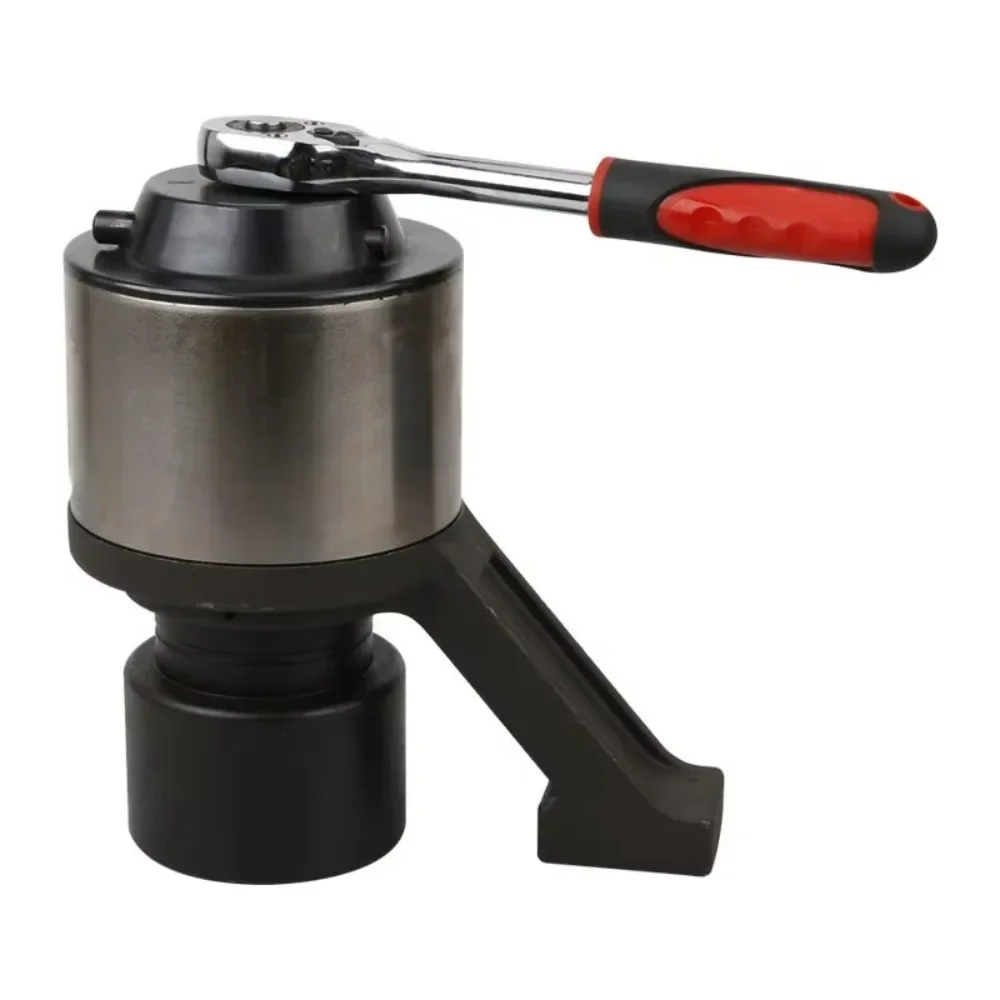 

Portable Manual Torque Multiplier for Use in Tight Spaces