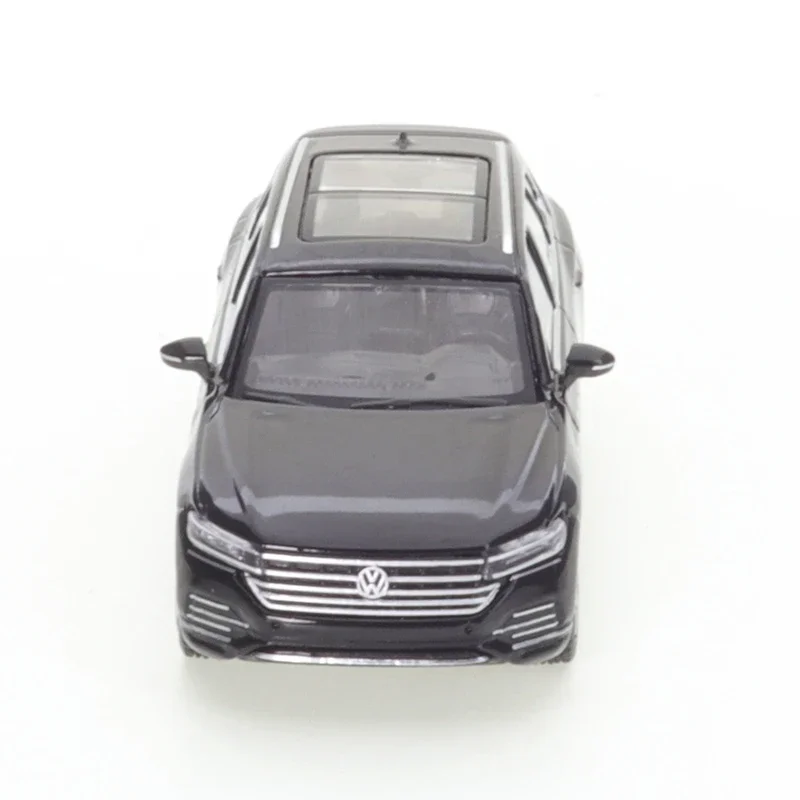 JKM 1/64 Volkswagen Touareg SUV czarno-biały niebieski samochód zabawki ze stopu odlewany Metal pojazdów mechanicznych Model prezent świąteczny dla dzieci zabawki dla chłopców