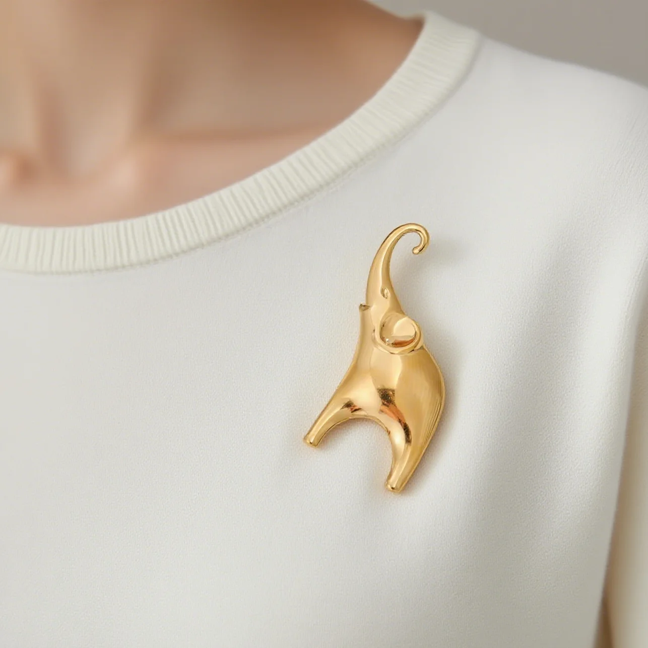 Cazador Damen-Brosche Elefant Anstecknadeln Edelstahl Goldfarben Anzugkragen-Abzeichen Rucksack-Pins Schmuck Großhandel 2026