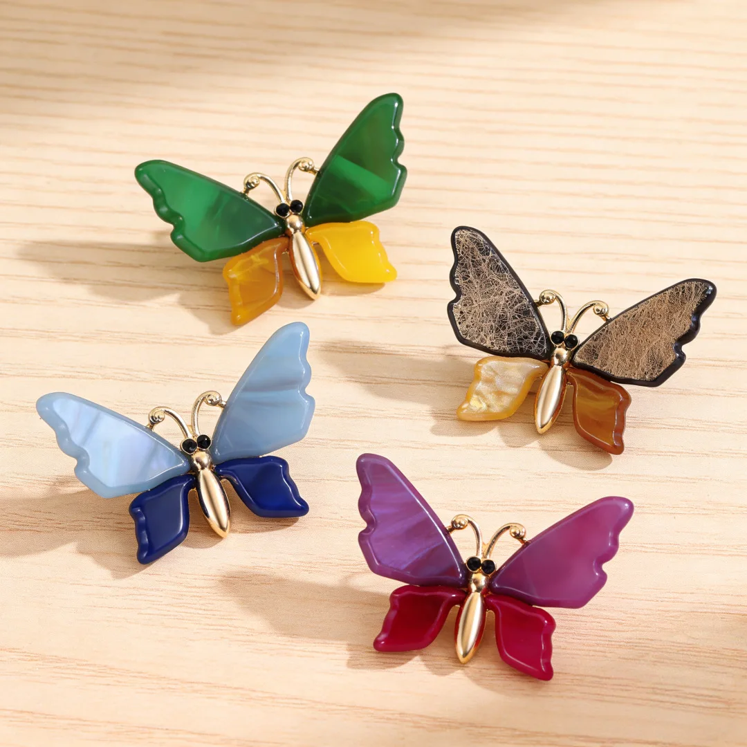 DIY accessories High sense of gradual change acrylic butterfly brooch, female anti-light invisible pin, small fragrant coat acce