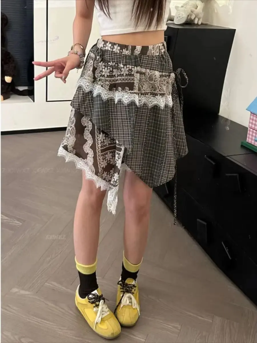 Women's Designer Forest Retro Skirt Summer 2026 New Design Irregular Plaid Patchwork Lace Trim Floral Mini Skirt