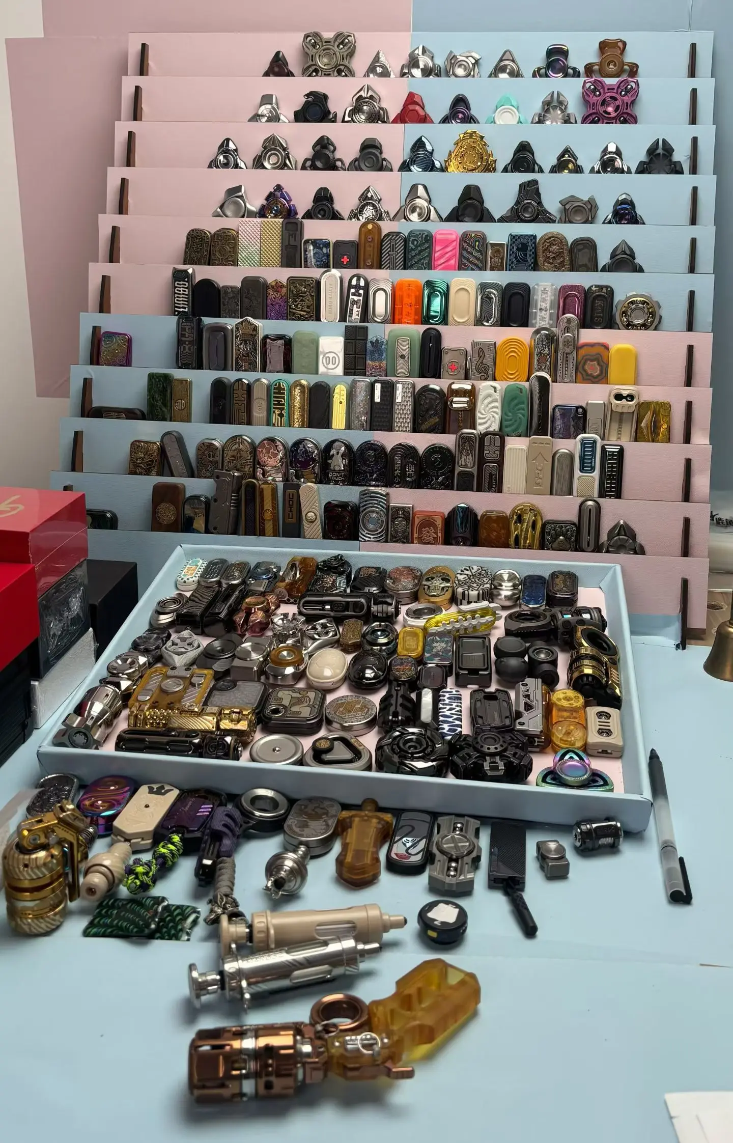 Various Discontinued EDC Items, Suitable for Collecting. Price Negotiable