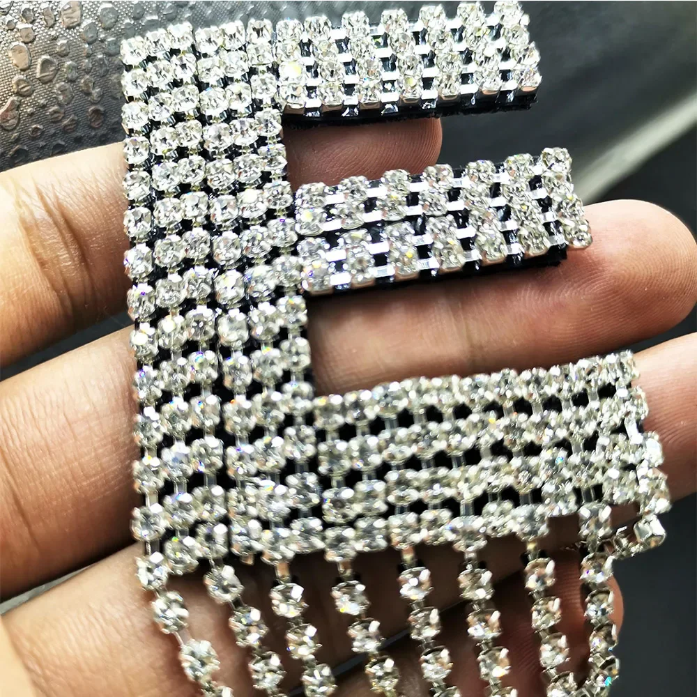 A-Z Tassel Rhinestone angielska litera żelazko na plastry na odzież aplikacja 3D wykonane ręcznie wyszywane koralikami naklejka na ubrania litera