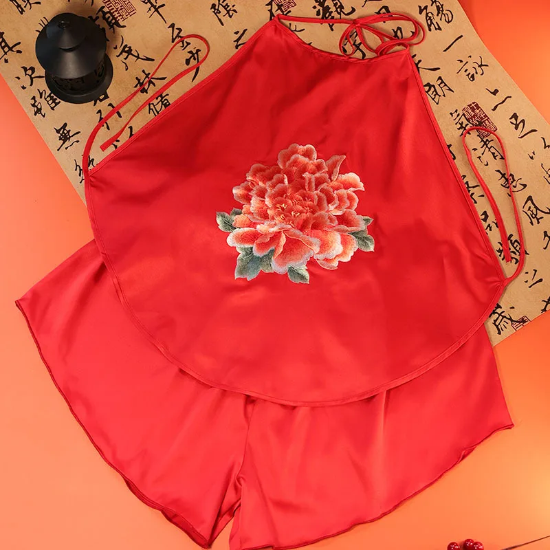 Ropa tradicional china de La Fortuna, Conjunto de pijama con bordado de peonía roja, Dudou Top y pantalón corto, ropa interior Para Boda y luna de