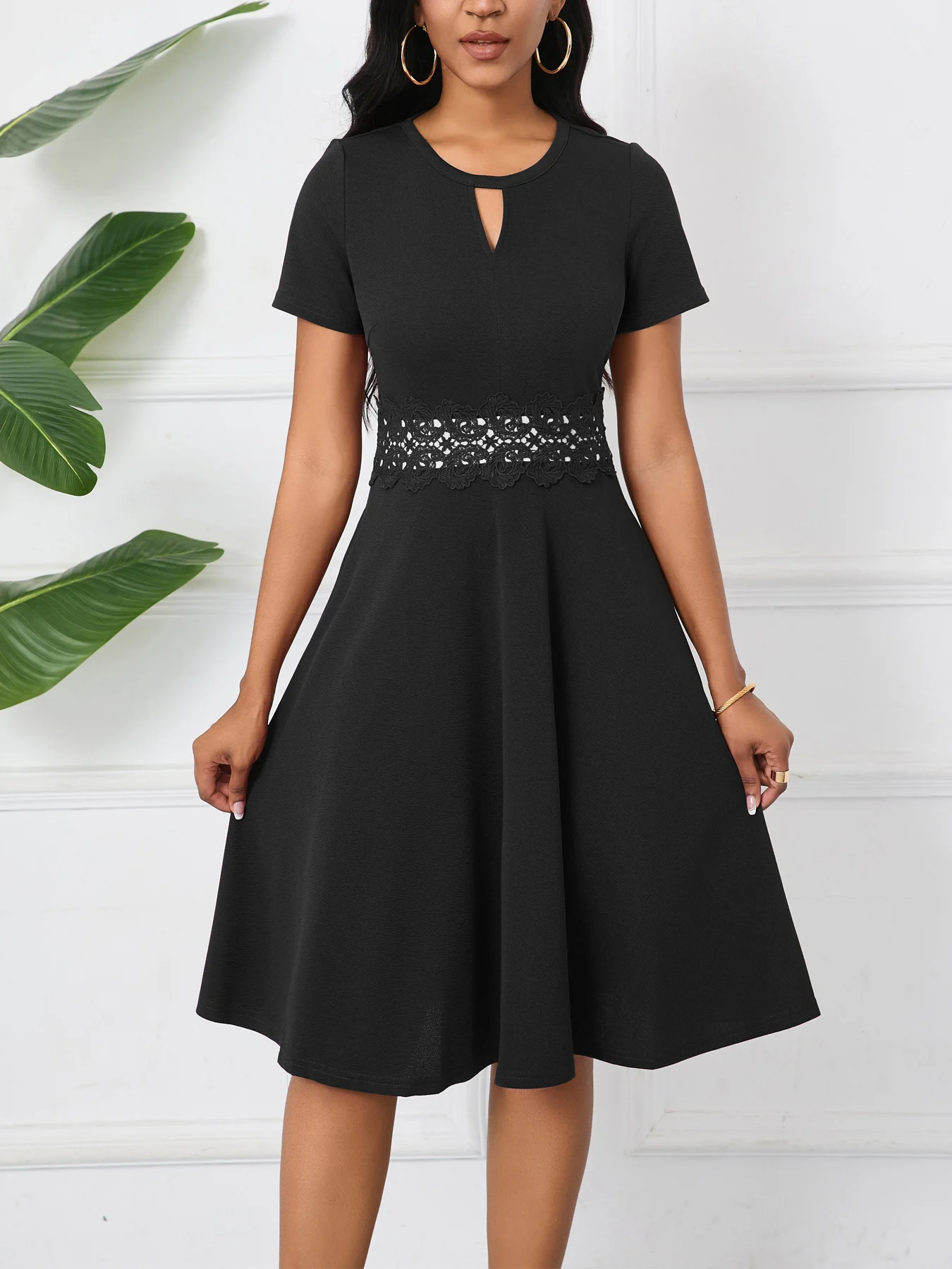 Elegantes Damen-Sommerkleid mit Rundhalsausschnitt, kurzen Ärmeln, Spitze, Taillenausschnitt, hoher Taille, elegant für Büro, Cocktailparty. – Detail 18