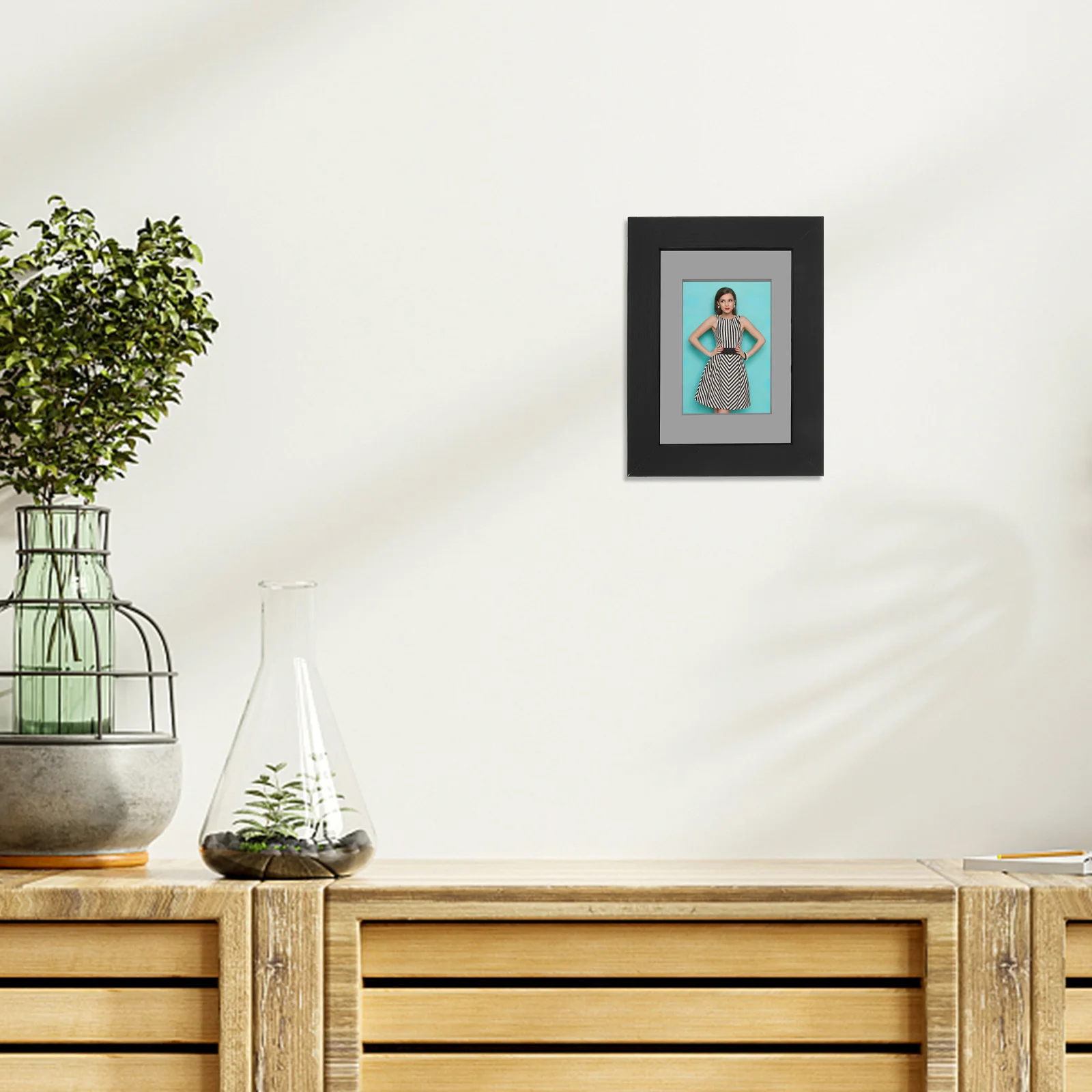 

Game Card Display Frame: Single-Slot Wall-Mounted Transparent Case For Trading Sports Cards, Collector Storage Solution