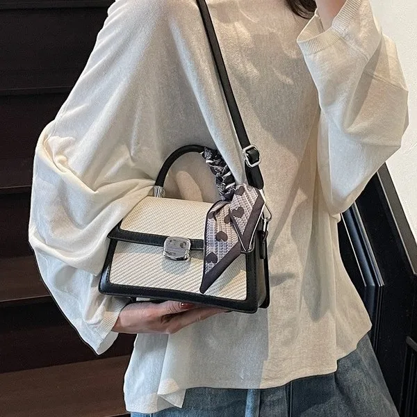 

2025 Новый женский кошелек с цветными блоками, шикарная маленькая квадратная сумка через плечо, сумка из мягкой искусственной кожи с верхней ручкой для ежедневного использования и свиданий ​