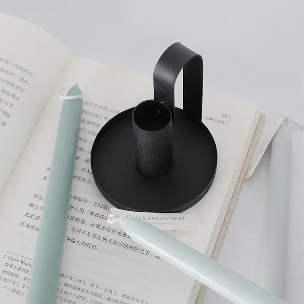 

2Pcs Elegant Iron Candlestick Holders Decorative Table Stands for Creating Happy Warm Atmosphere in Home Or Party