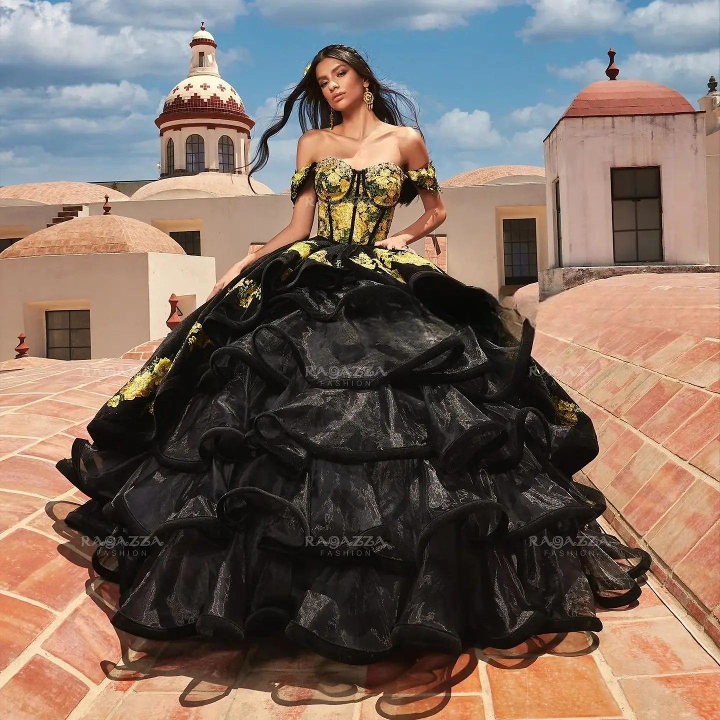 Black Charro Quinceanera Dresses Ball Gown Off The Shoulder Organza Appliques Tiered Mexican Sweet 16 Dresses 15 Anos Customized