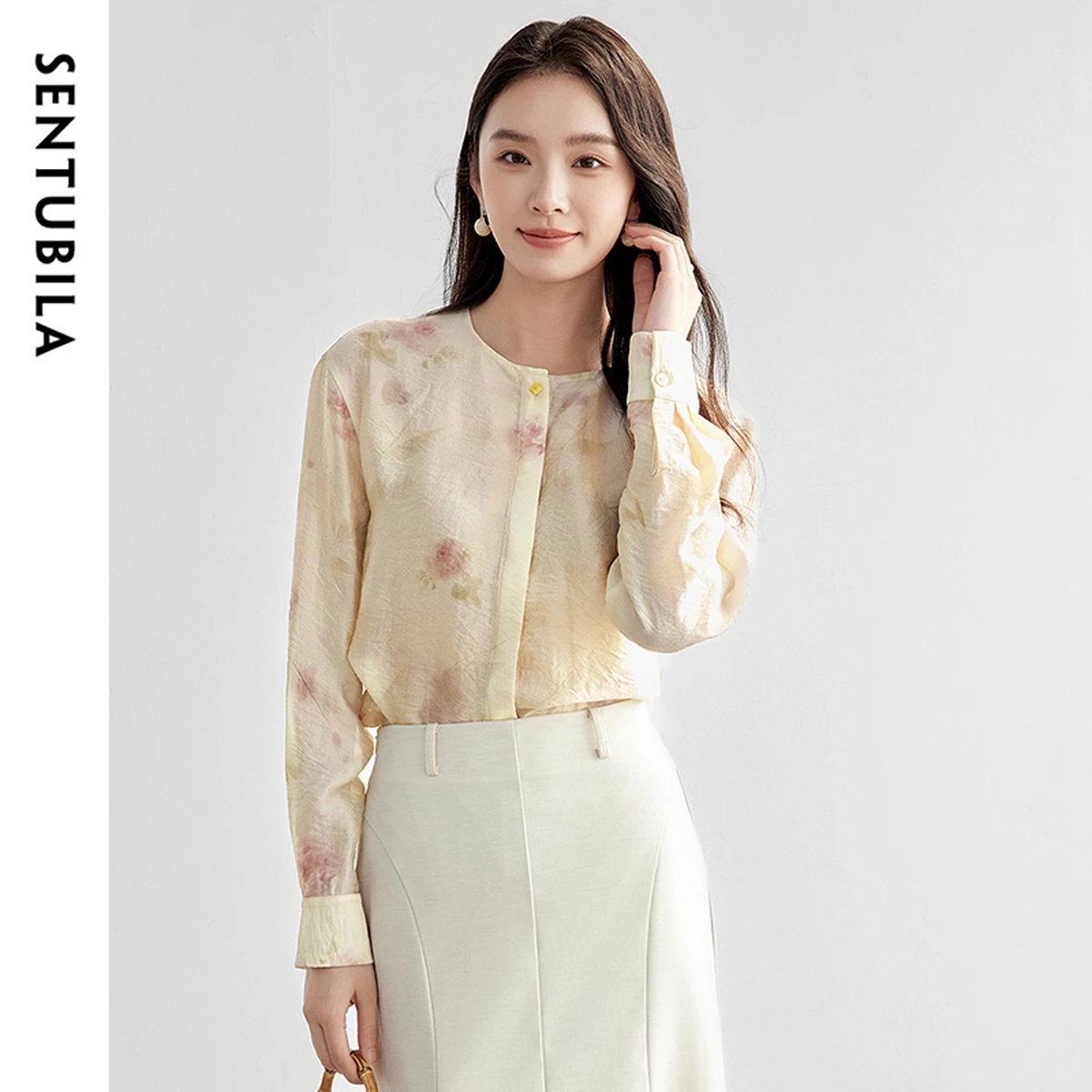 SENTUBILA Elegant Chiffon Shirts for Women Loose Print O Neck Folds Long Sleeve Blouse Female Clothing 2025 Spring 151C58032