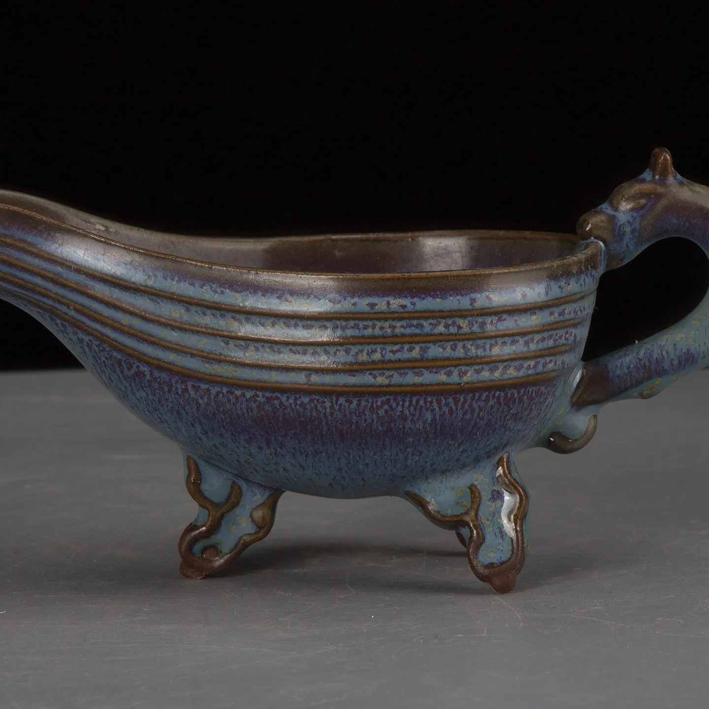 

Ancient-style Jun Kiln Yao Bian Beast-Handled Three-Foot Yi, Handmade High-Temperature Porcelain Wine Vessel from the Five Great