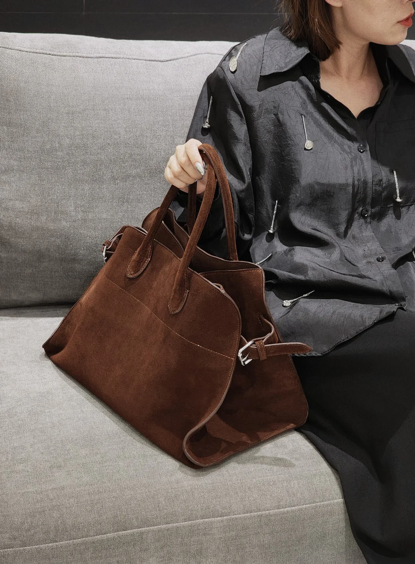 Imitation nubuck leather tote bag High-end sense Niche design Large capacity Autumn and winter retro commuter handbag