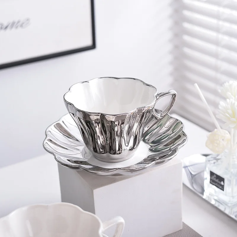 Creative Petal Pearl Glaze Electroplating Silver Color Coffee Cups and Saucer Afternoon Tea High Value Teacup Porcelain Gift 220