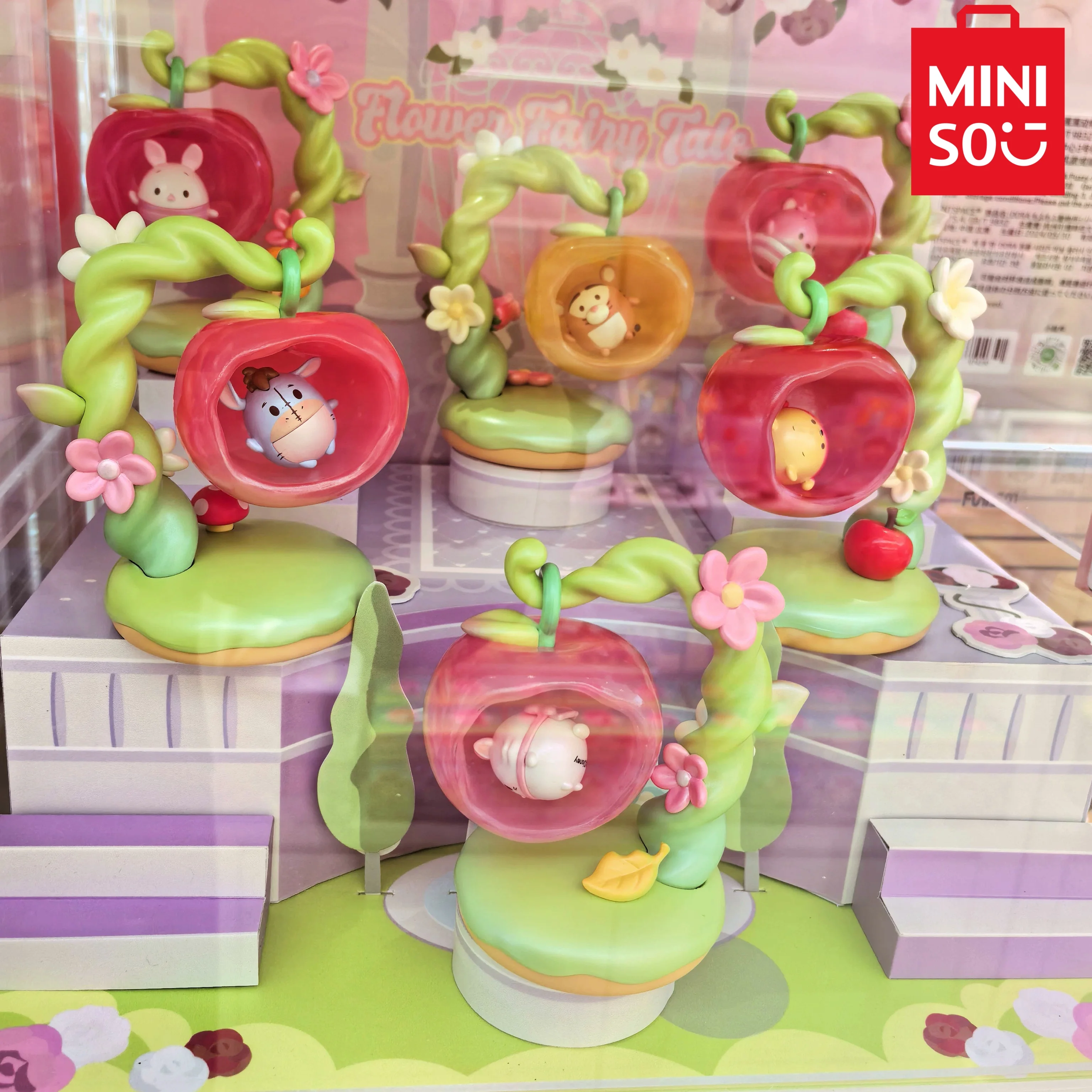 Miniso-caja ciega de la serie Apple Fairyland de Disney, Winnie The Pooh, muñeca bonita, adorno de escritorio a la moda, modelo de juguetes de dibujos animados, regalo de decoración