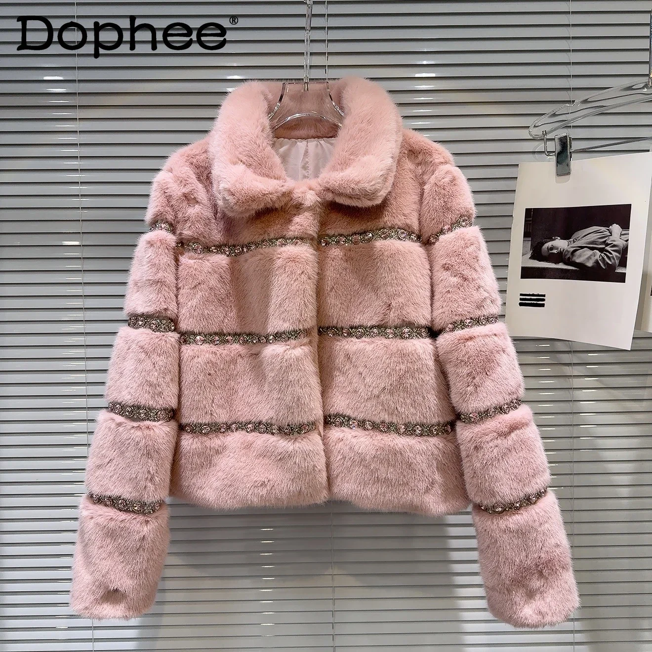 

2025 New Celebrity Gold Beads Artificial Fur Coats Winter Furry Jackets for Women Rhinestone Sweet Pink Faux Fur Coats