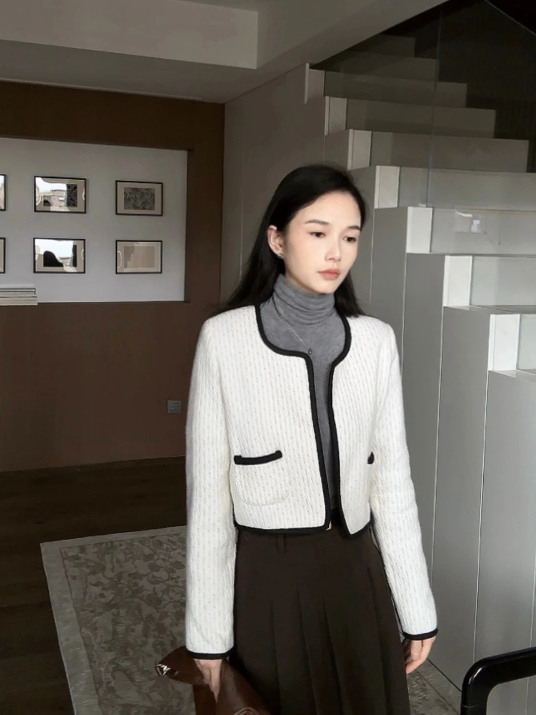 

Весна 2023: Модный женский кардиган с высокой талией, приталенный, черный, с длинными рукавами, на пуговицах, верхняя одежда