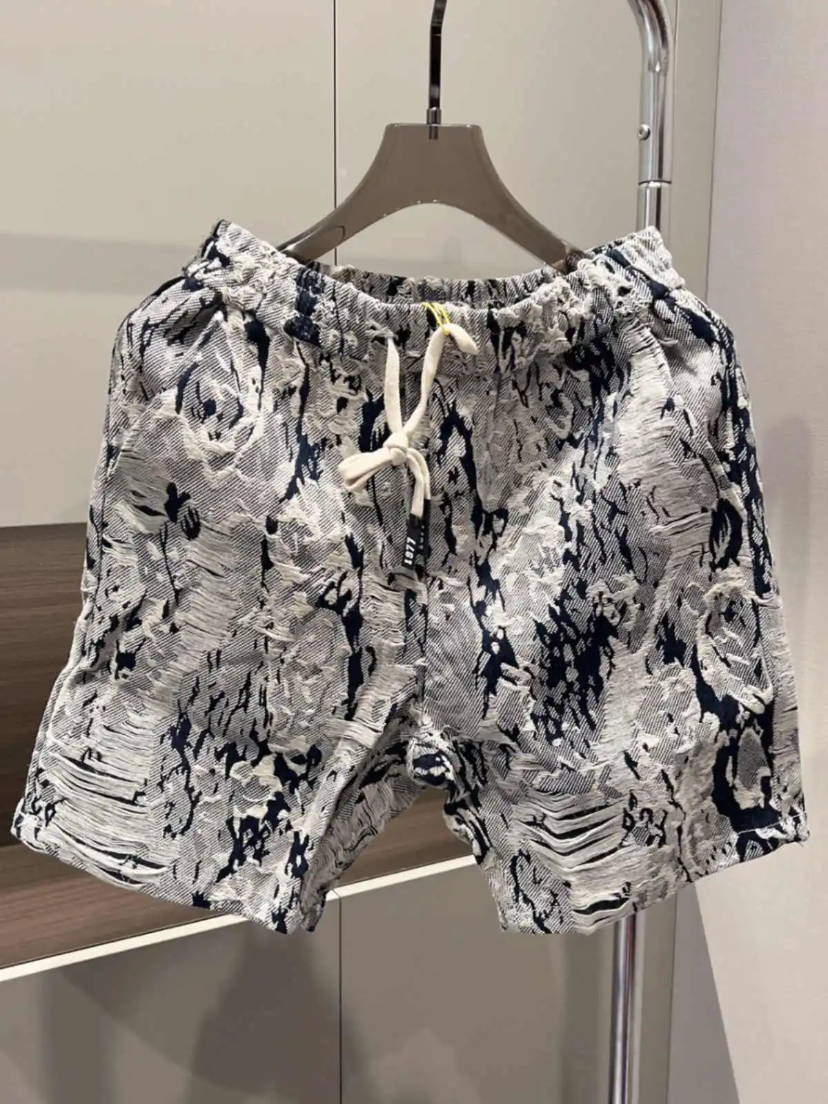 

Men Tie Dye Ripped Shorts Elastic Waist Print Summer Knee-length Pants American Casual Fashion High Street Gentleman shorts