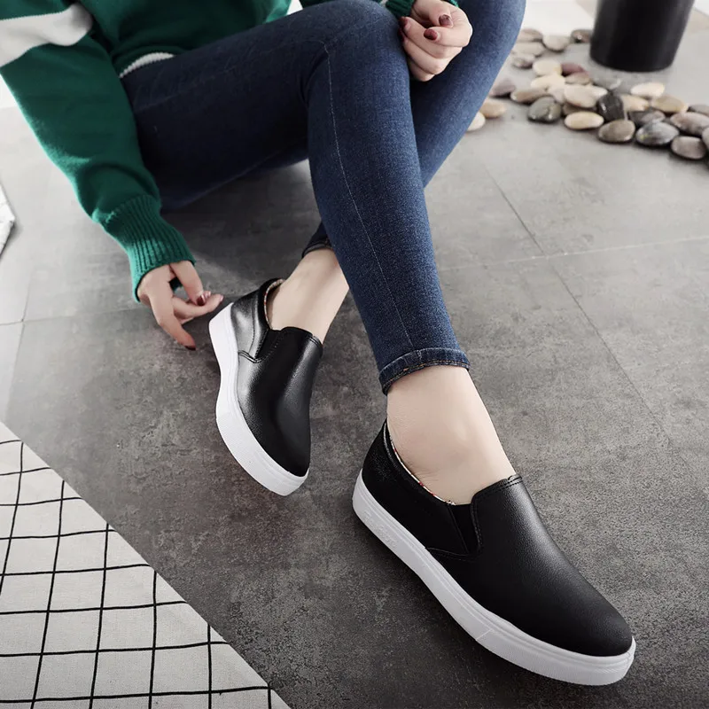 Scarpe bianche Slip on in pelle estiva per donna mocassini Sneakers Casual piatte da donna in stile coreano per donne incinte