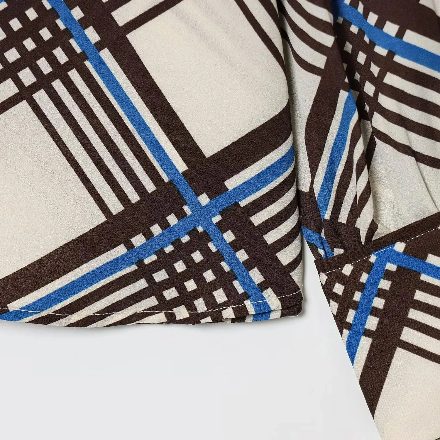 DiYiG FRAU 2025, Winter, neue Mode, Karomuster, einfarbig, Retro-Langarm, Allgleiches, Rollkragenpullover, Blusen