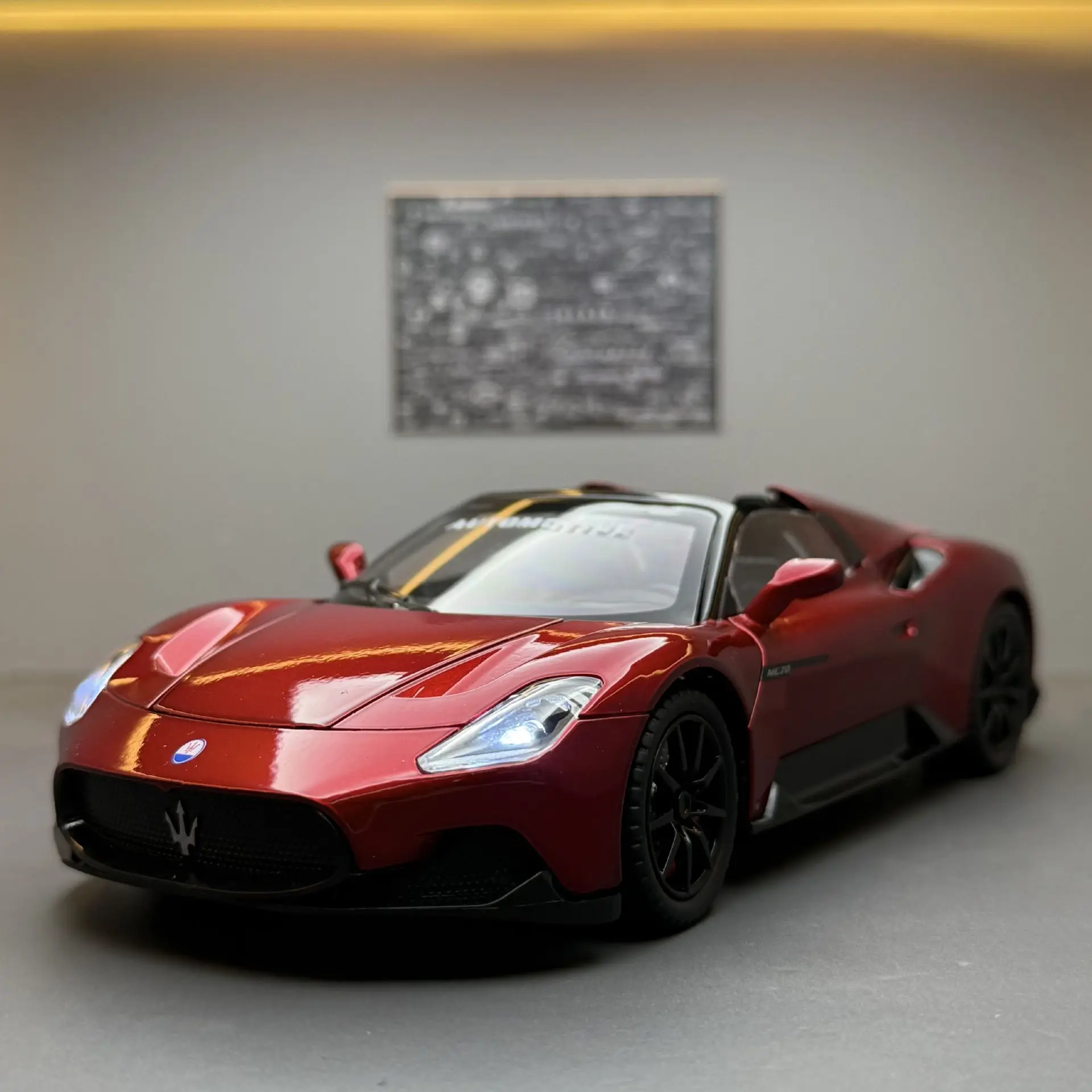 1:24 Maserati MC20 Sportwagen Legierung Diecast Car Modell Sound und Licht Zurückziehen Kinderspielzeug Sammlerstücke Geburtstagsgeschenk