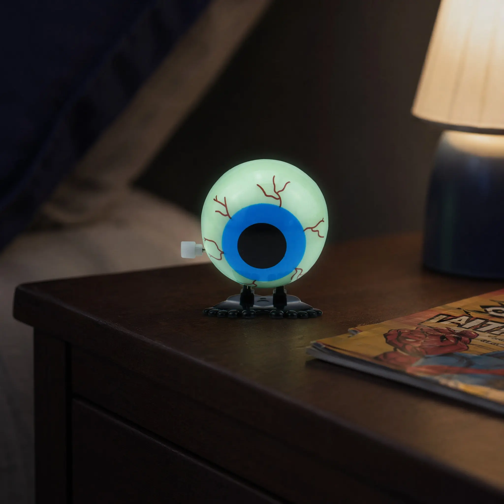 1Pcs Glow-in-The-Dark Eyeball Halloween Wind Up Clockwork for Kids Party Favor Creative Funny Kids Wind Up Halloween Clockwork