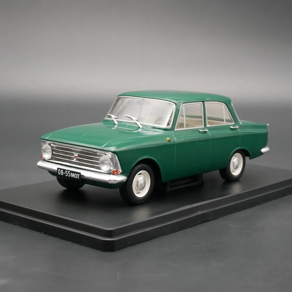 1:24 Scale Moskvich 408 Alloy Car Model Collection Ornaments