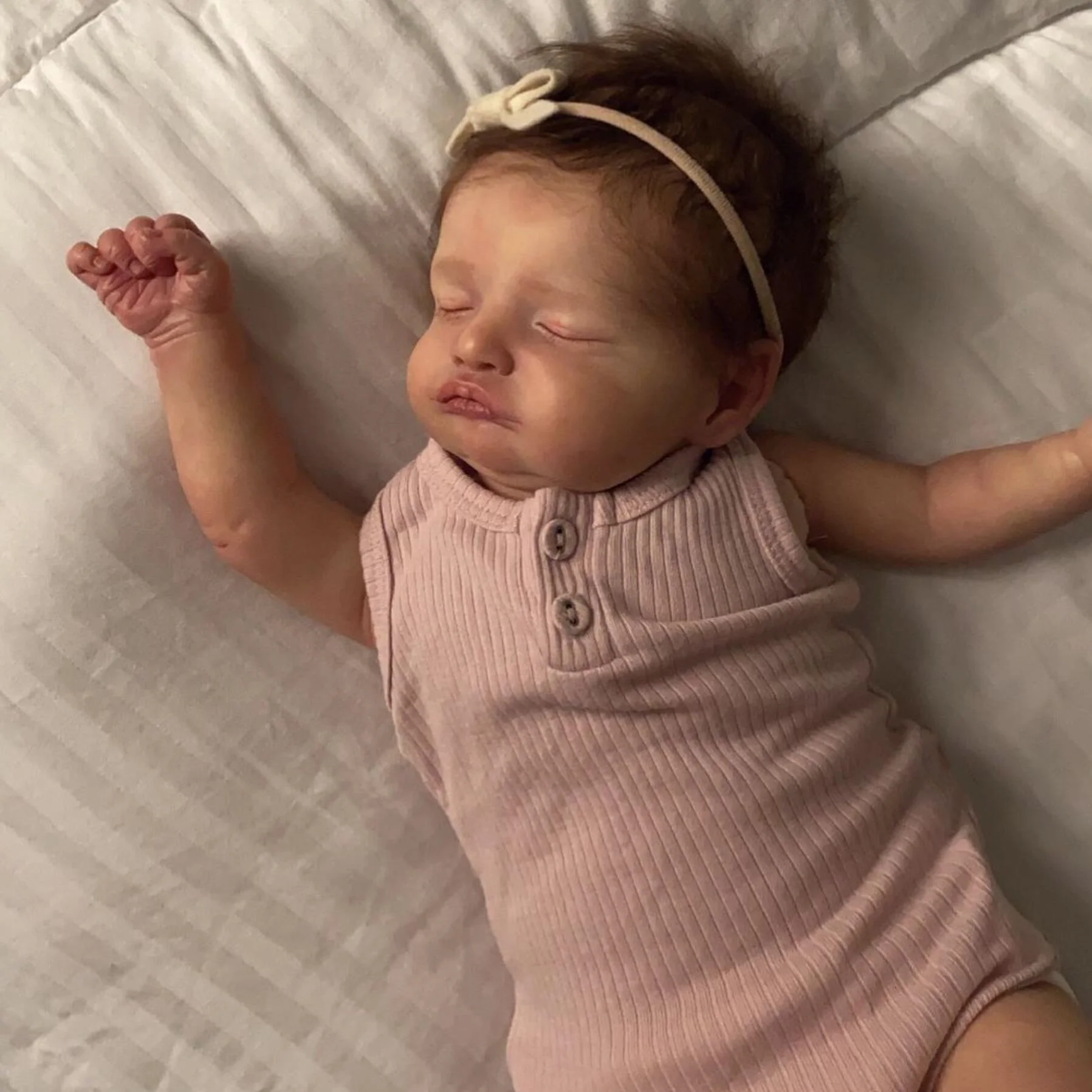 

BZDOLL Cloth Body Vinyl Limbs 48 CM Asleep Reborn Baby Doll For Girl Lifelike Collectable Humanoid Doll Cute Kids Birthday Gift