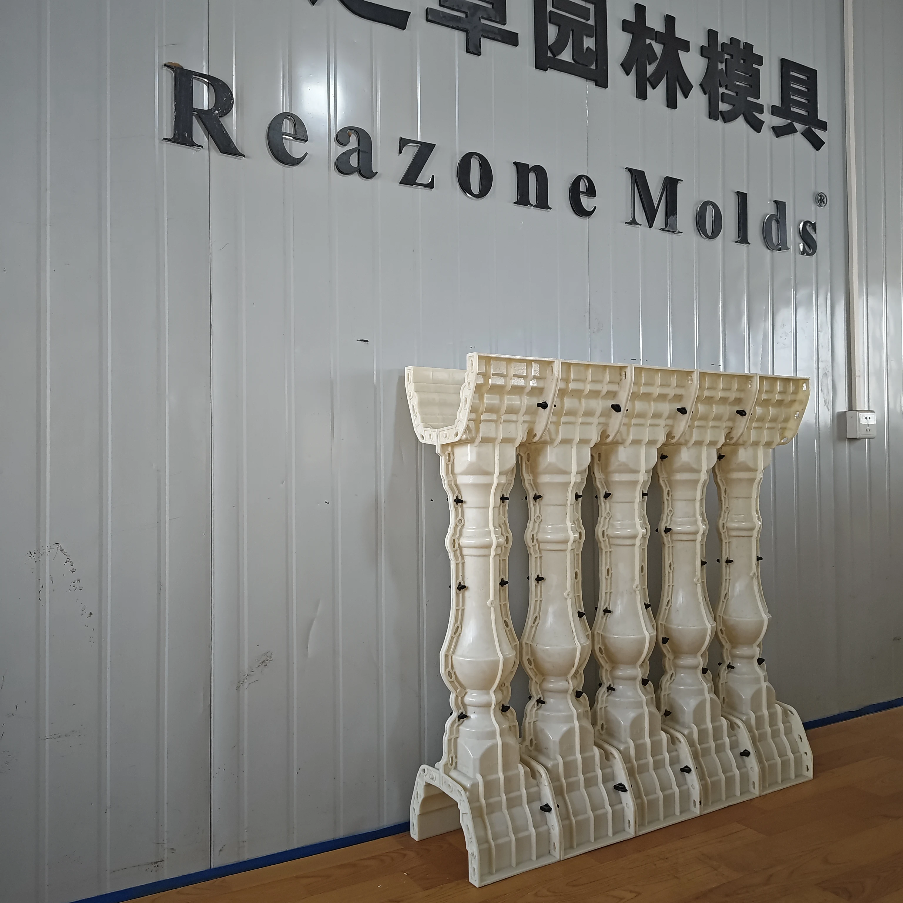European villa, balcony, handrail, vase, ABS material, guardrail, Roman column mould, cast-in-place cement building formwork